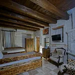 Hotel Cave 3*
