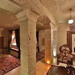 Hotel Flintstones Cave 3*