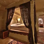 Hotel Flintstones Cave 3*