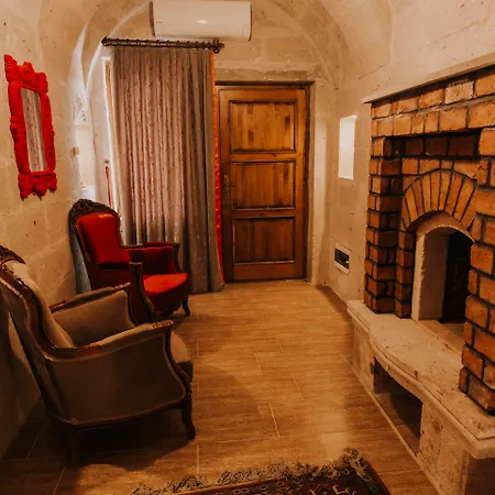 홀리데이 케이브 3*