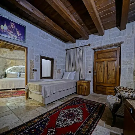 Hotel Flintstones Cave 3*