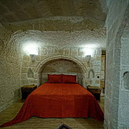 Hotel Flintstones Cave 3*