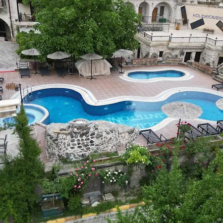Hotel Flintstones Cave 3*