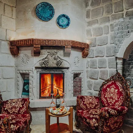 Cave Hotel 2*