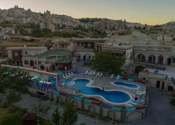 ホリデー ケイブ ホテル 3*