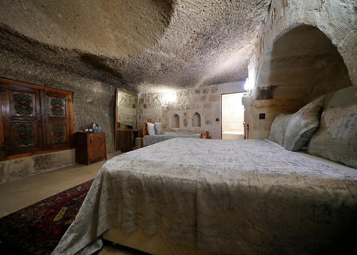 Hotel Flintstones Cave
