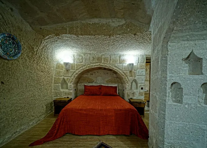 Hotel Flintstones Cave 3*