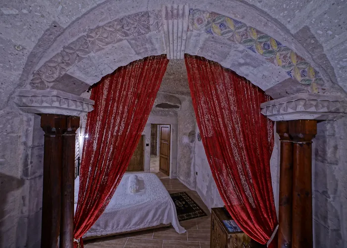 Hotel Flintstones Cave