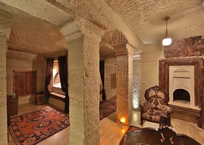 Hotel Flintstones Cave 3*