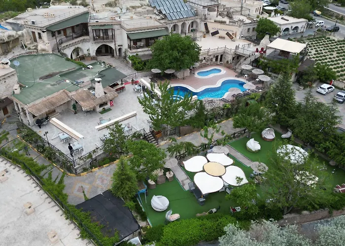 ホリデー ケイブ